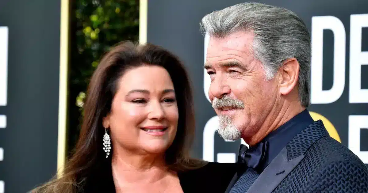 Pierce et Keely sur le tapis rouge