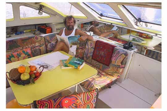 Antoine dans un bateau