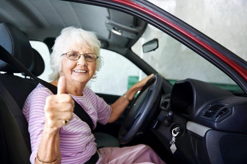 Claudine Descamps dans la voiture