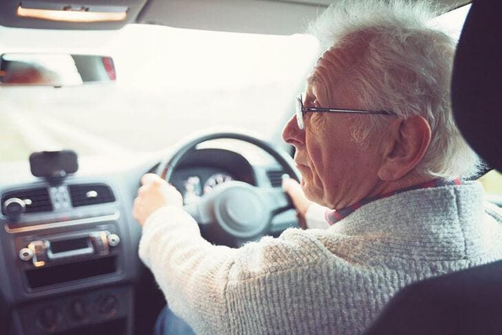 Conduire une voiture 