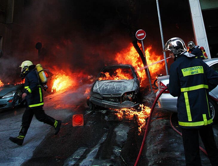 Incendie dans une station de service 