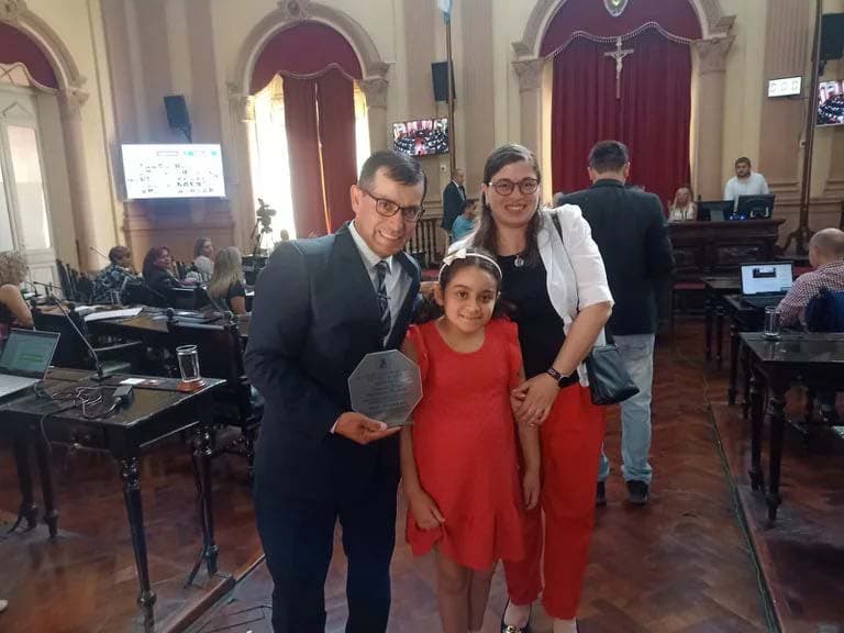 Leonardo Bermdez avec sa fille et son épouse1