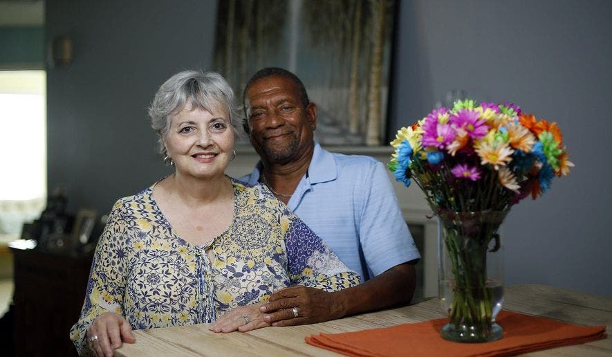 Myra Clark et Howard Foster, 2017,  dans leur nouvelle maison à Columbus