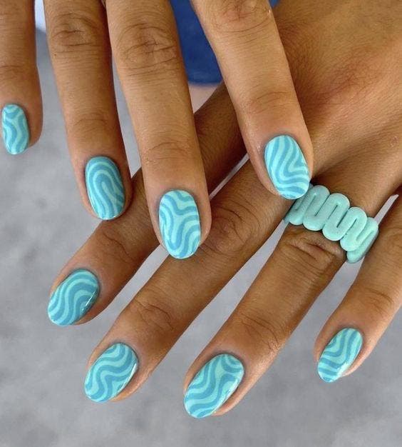 Ongles de printemps aqua fraîche1