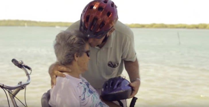 Par amour pour sa femme handicapée