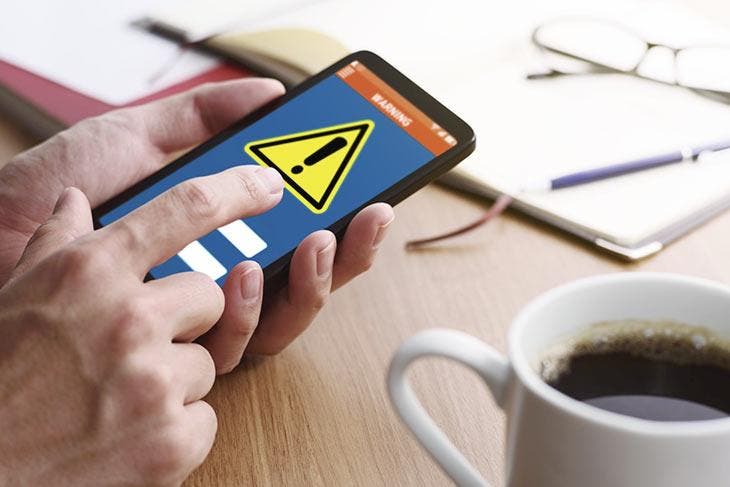 Smartphone qui détecte un logiciel malveillant