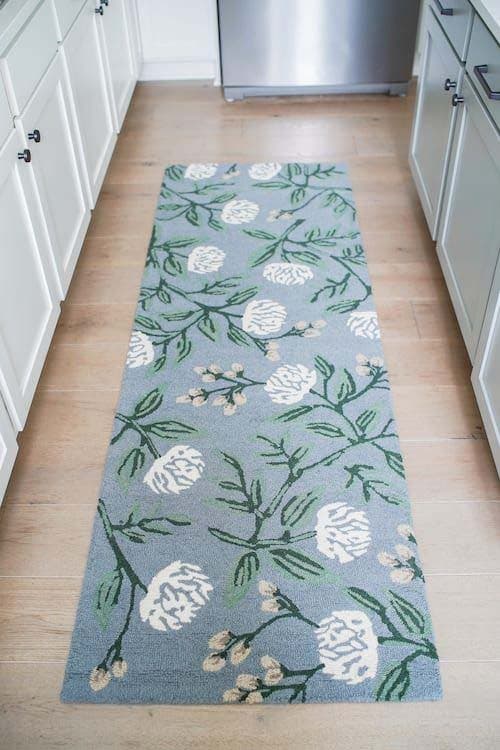 Tapis aux motifs floraux