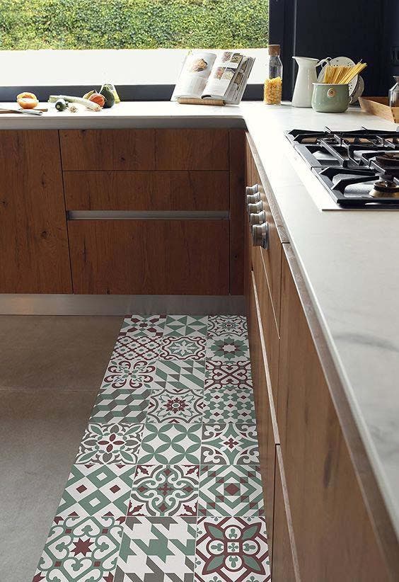 Tapis effet azulejos en cuisine