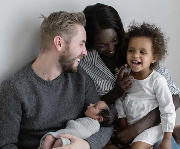 Une famille qui fait tourner les têtes