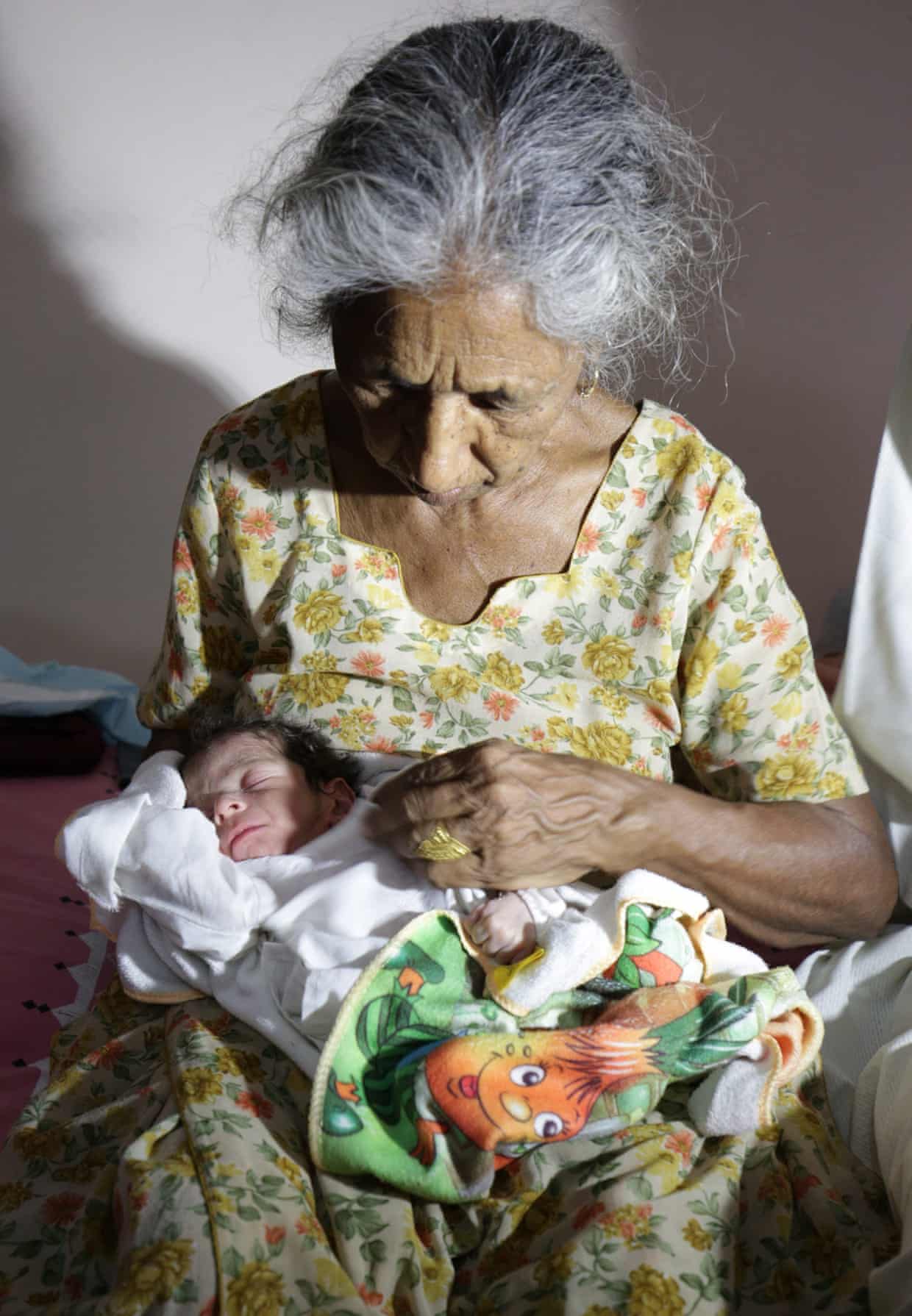 Une femme donne naissance à un bébé à l’âge de 72 ans 