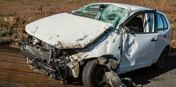 Une femme meurt sur la table d'opération