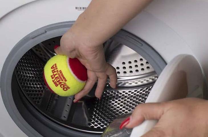 Balles de tennis dans la machine à laver  