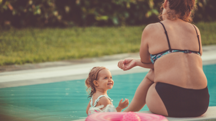 femme enceinte bikini