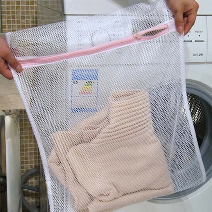 Utiliser des filets pour le linge délicat 