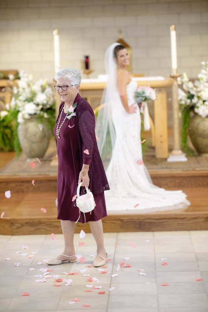 mariée et de sa grand-mère de 83 ans en demoiselle d’honneur2