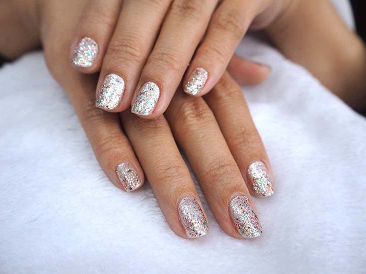 Ongles à paillettes 