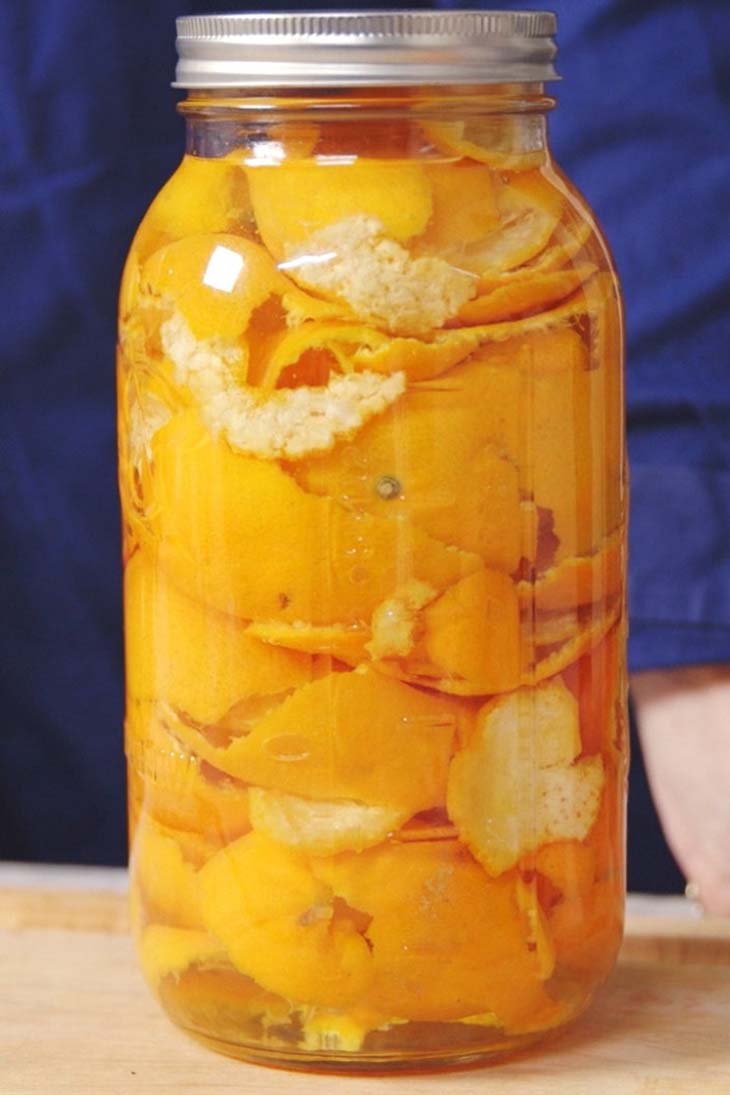 Pelures d’orange marinées avec du vinaigre – source : spm