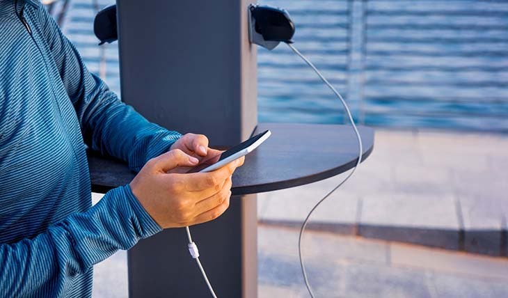 Téléphone utilisé pendant la charge 